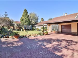 4 Bed House in Brackendowns