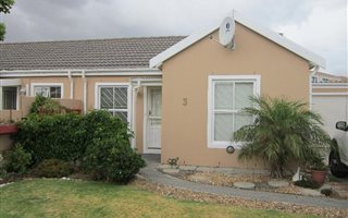 2 Bedroom House in Strand Central