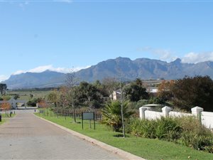 620 m² Land available in Vlottenburg