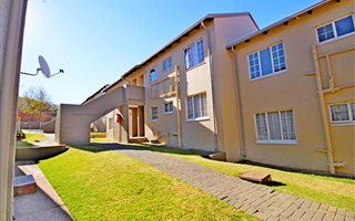 2 Bedroom Townhouse in Meyersdal