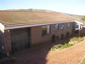 3 Bed House in Dana Bay