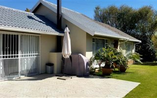 3 Bedroom House in Isandovale