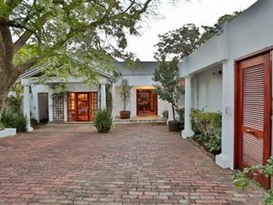 4 Bed House in Craighall