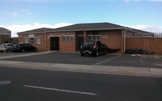 150 m² Commercial space in Strandfontein
