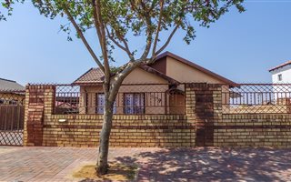 3 Bedroom House in Lotus Gardens