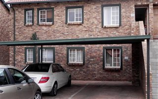 2 Bedroom Townhouse in Lyttelton Manor