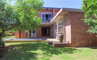 3 Bedroom House in Olympus Country Estate