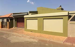 2 Bedroom House in Protea Glen