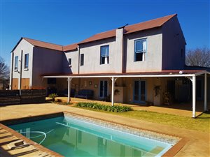 6 Bed House in Grootfontein Estate