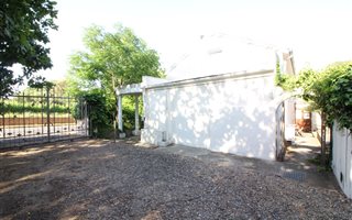 1 Bedroom Garden Cottage in Paarl