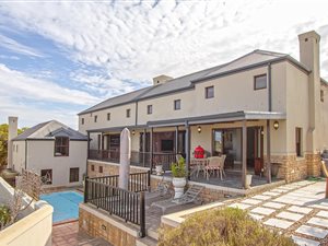 5 Bed House in Atlantic Beach