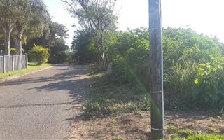 1225 m² Land available in Saiccor