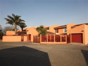 3 Bed Townhouse in Vanderbijlpark SW1