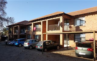 2 Bedroom Apartment in Florida Lake