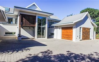 4 Bedroom House in Simbithi Estate
