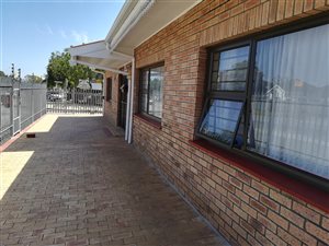 395 m² Commercial space in George South