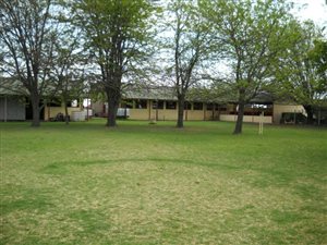 8.6 ha Smallholding in Louisrus