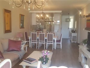 3 Bed Apartment in Melrose North