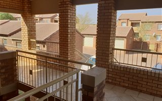 2 Bedroom Townhouse in Mooikloof Ridge