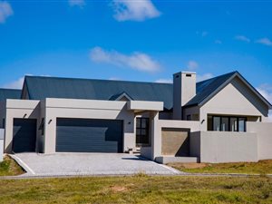 4 Bed House in Kingswood Golf Estate