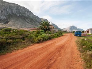 880 m² Land available in Bettys Bay
