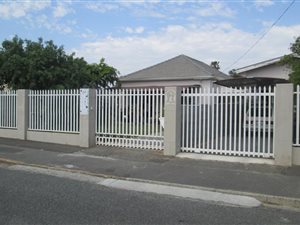 5 Bed House in Strand Central