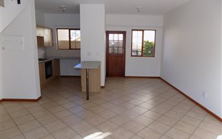 2 Bedroom Duplex in Halfway Gardens