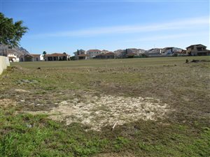 501 m² Land available in Fairview Golf Estate