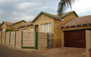 2 Bedroom Townhouse in Radiokop