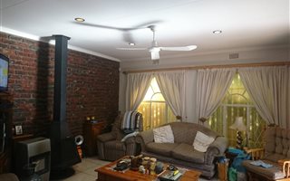 3 Bedroom House in Brackendowns