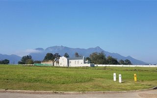 670 m² Land available in Blanco