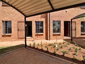 2 Bed Townhouse in Elandspoort