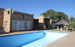 3 Bedroom House in Helikon Park