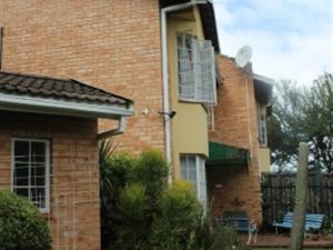 3 Bed Townhouse in Clarendon