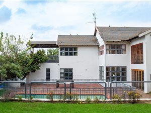 6 Bed House in Northcliff