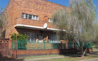 1 Bedroom Apartment in Selection Park