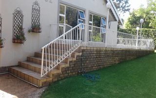 4 Bedroom House in Lynnwood Glen