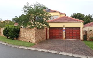 3 Bedroom Cluster in Florida Glen
