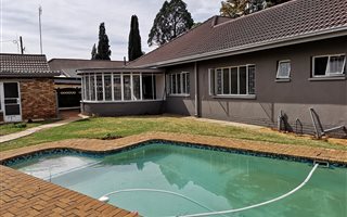3 Bedroom House in Adamayview