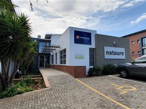 62 m² Commercial space in Die Wilgers