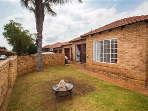 2 Bed Townhouse in Willowbrook