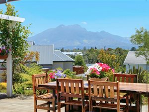4 Bed House in Kraaibosch
