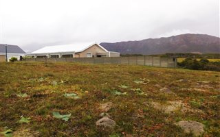 651 m² Land available in Perlemoenbaai