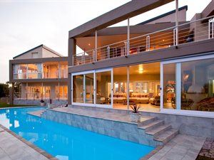 6 Bed House in Southbroom
