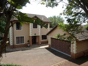 3 Bed House in Clifton Hill Estate