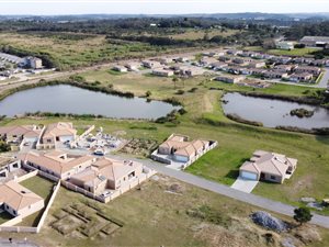 503 m² Land available in Gonubie