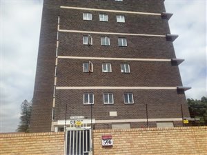 1.5 Bed Apartment in Eloffsdal