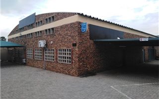 700 m² Industrial space in Robertsham