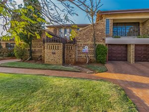 5 Bed House in Azaadville