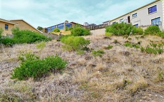 672 m² Land available in Seemeeupark